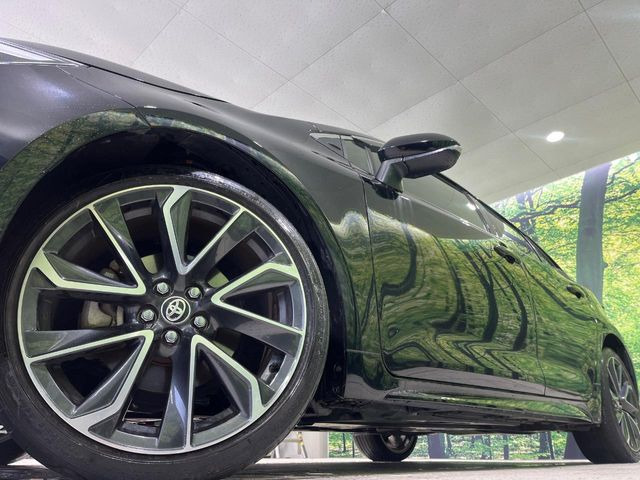 �y�O���[�h��p����18�C���`�A���~�z�C�[���z�f�U�C�����̍��������A���~�z�C�[���𑕒����Ă���܂��B�e��ЊO�A���~�z�C�[����A�X�^�b�h���X�^�C�����戵�����Ă���܂��B���񂲑��k����������