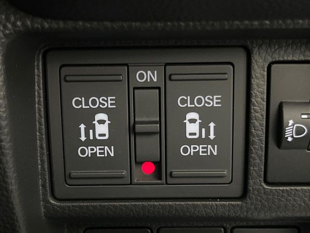 �y�����p���[�X���C�h�h�A�z�X�}�[�g�L�[��^�]�Ȃ̃X�C�b�`�Ō�ȗ����X���C�h�h�A�̊J���\���d��������͂����ăh�A���J����K�v�������A�����Ȃ��q�l�ł��ȒP�ɊJ���߂ł����K�ł���