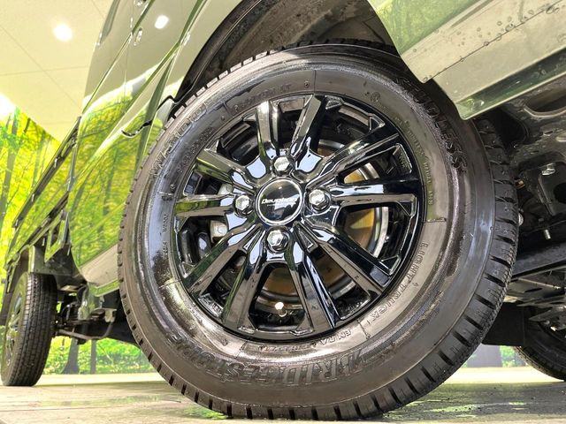 �y12�C���`�A���~�z�C�[���z�O�ςɃ}�b�`�����A���~�z�C�[���𑕒����Ă���܂��B�e��A���~�z�C�[����A�X�^�b�h���X�^�C�����戵�����Ă���܂��B���񂲑��k����������