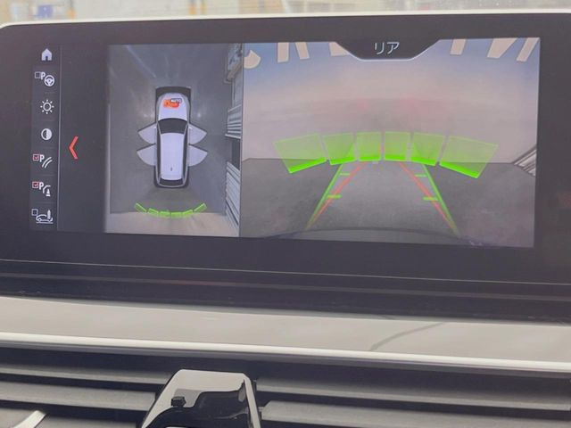 ���p�m���~�b�N�r���[���j�^�[:��p�̃J�����ɂ��A�ォ�猩���낵���悤�Ȏ��_��360�x�N���}�̎��͂��m�F���邱�Ƃ��ł��܂������p�������m�F���₷���A�����ꏊ�ł̐؂�Ԃ��⒓�Ԃ��X���[�Y�ɍs���܂��B