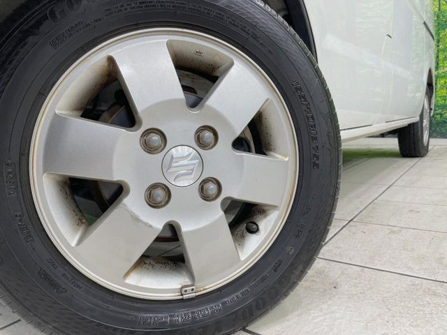 �y����13�C���`�A���~�z�C�[���z�O�ςɃ}�b�`���������A���~�z�C�[���𑕒����Ă���܂��B�e��ЊO�A���~�z�C�[����A�X�^�b�h���X�^�C�����戵�����Ă���܂��B���񂲑��k����������