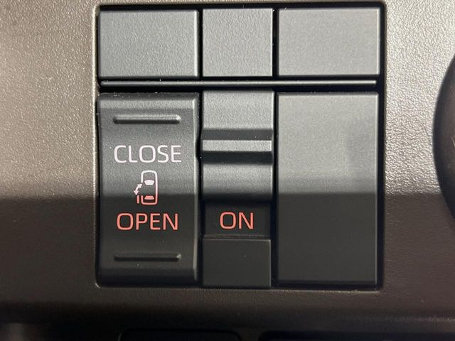 �y�p���[�X���C�h�h�A�z�X�}�[�g�L�[��^�]�Ȃ̃X�C�b�`�ŃX���C�h�h�A�̊J���\���d��������͂����ăh�A���J����K�v�������A���������q�l�ł��A�d���ו��������Ă��鎞�����N�ɊJ���߂ł��܂���