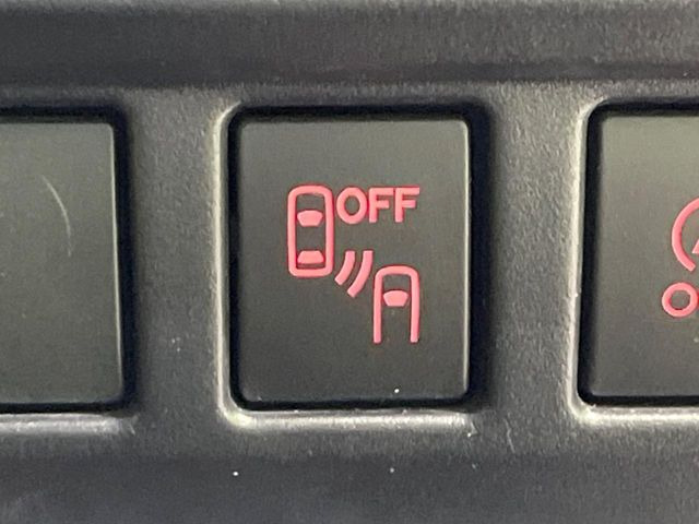 �y�����r�[�N���f�B�e�B�N�V�����z���s���A�h�A�~���[�̎��p�ɂȂ�₷���ӏ��Ɍ㑱�Ԃ��ڋ߂���ƃT�C�h�~���[�t�߂Ɍx����\���A�h���C�o�[�ɒ��ӊ��N�ƁA����̍ۂ̓n���h��������A�V�X�g�����܂��B