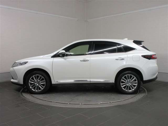 ハリアー2.0 プレミアム メタル アンド レザーパッケージ