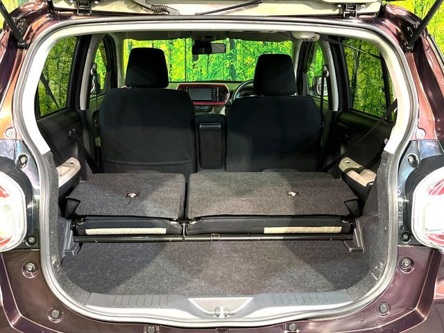 ���i�̂���������ʋ΁A���}���ɏ\���ȉ׎��X�y�[�X���m�ۂ��Ă���܂��B�Z�J���h�V�[�g��|���ƁA�傫�ȉו��̐ύڂ��\�ł���