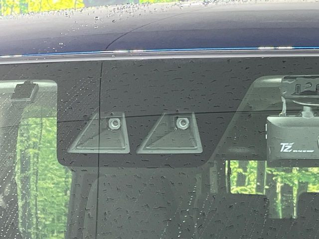 �y�X�}�[�g�A�V�X�g�z���s���ɑO���̎ԗ�����F�����A�Փ˂������Ȏ��͌x��ƃu���[�L�ŏՓˉ���Ɣ�Q�y�����A�V�X�g�B�����S�Ƀh���C�u�����y���݂��������܂��B