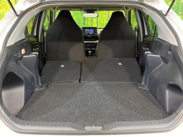 ���i�̂���������ʋ΁A���}���ɏ\���ȉ׎��X�y�[�X���m�ۂ��Ă���܂��B�Z�J���h�V�[�g��|���ƁA�傫�ȉו��̐ύڂ��\�ł���