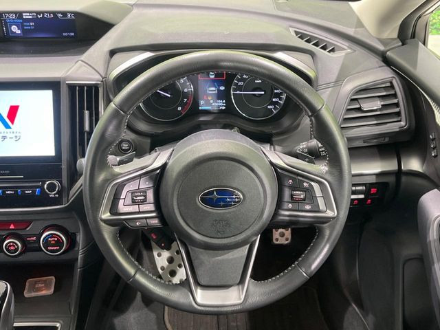 �y�����v�����X�e�A�����O�z�㎿�Ȋv���g�p���邱�ƂŁA��ɂ����������݂ƂĂ��^�]���₷���n���h���ł���