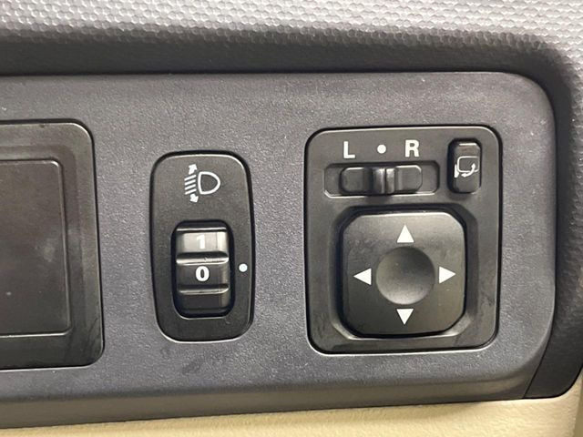 �y�d���i�[�~���[�z�T�C�h�~���[�͓d���i�[���ƂȂ��Ă���A�������ԏ�ł��L�Y�������X�N��}�����܂��B