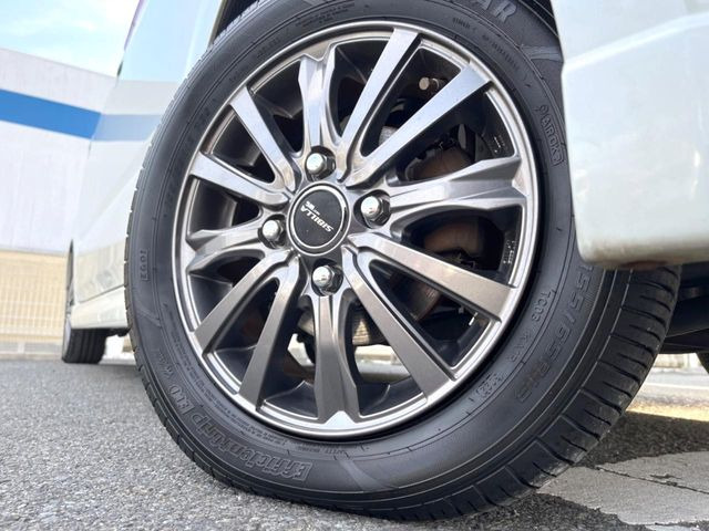 �y13�C���`�A���~�z�C�[���z�O�ςɃ}�b�`�����A���~�z�C�[���𑕒����Ă���܂��B�e��A���~�z�C�[����A�X�^�b�h���X�^�C�����戵�����Ă���܂��B���񂲑��k����������