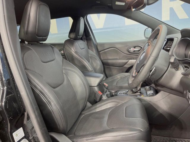 ���V�[�g�̎g�p��:�j��E�ւ�������Ȃ��A�����̒ʂ肫�ꂢ�ȏ�Ԃ��ێ����Ă���܂��B�܂��A�����N���[�j���O�E�R�[�e�B���O�����p�����������܂��B