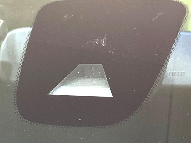 �y�G�}�[�W�F���V�[�u���[�L�z���s���ɑO���̎ԗ�����F�����A�Փ˂������Ȏ��͌x��ƃu���[�L�ŏՓˉ���Ɣ�Q�y�����A�V�X�g�B�����S�Ƀh���C�u�����y���݂��������܂��B