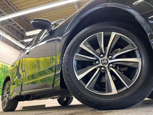 �y����18�C���`�A���~�z�C�[���z�O�ςɃ}�b�`���������A���~�z�C�[���𑕒����Ă���܂��B�e��ЊO�A���~�z�C�[����A�X�^�b�h���X�^�C�����戵�����Ă���܂��B���񂲑��k����������