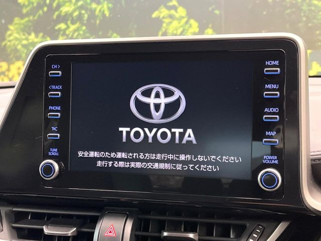 �y8�C���` �f�B�X�v���C�I�[�f�B�I�z���ʂ̃f�B�X�v���C��AppleCarPlay��AndroidAuto�����p�\�B�傫�ȉ�ʂŃX�}�z�i�r�A�v���������p���������܂���