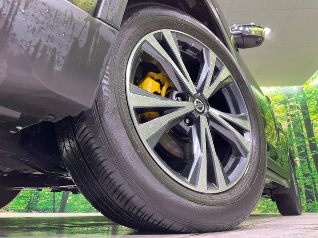 �y����18�C���`�A���~�z�C�[���z�O�ςɃ}�b�`���������A���~�z�C�[���𑕒����Ă���܂��B�e��ЊO�A���~�z�C�[����A�X�^�b�h���X�^�C�����戵�����Ă���܂��B���񂲑��k����������