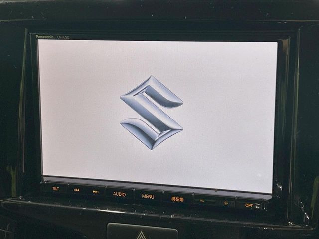 �y����8�^�i�r�z�l�C�̏����i�r�𑕔����Ă���܂��B�i�r�̎g���₷���͂������A�I�[�f�B�I�@�\���[��!�L�����v�◷�s�͂������A�ʋ΂┃�����ȂǕ��i�̃h���C�u���y�����Ȃ�͂���