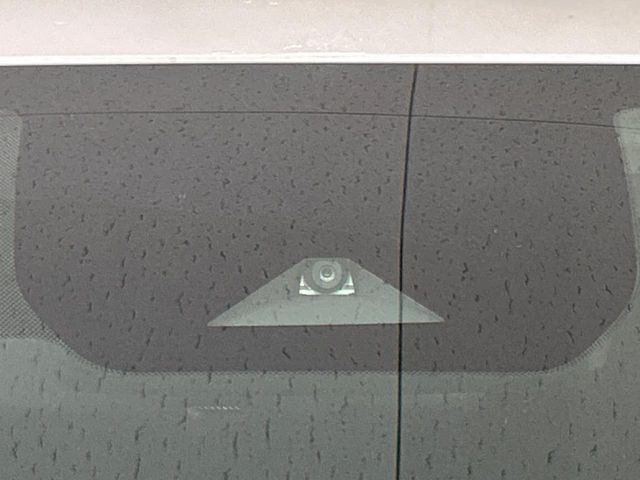 �y�C���e���W�F���g�G�}�[�W�F���V�[�u���[�L�z�t�����g�J�����őO���̎ԗ�����s�҂����m�B�Փ˂������Ȏ��͏Փ˔�Q�y���u���[�L���쓮�A�Փˉ�����T�|�[�g�B�����S�Ƀh���C�u�����y���݂��������܂��B