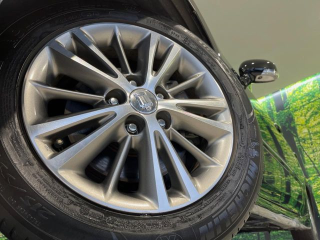 �y����16�C���`�A���~�z�C�[���z�O�ςɃ}�b�`���������A���~�z�C�[���𑕒����Ă���܂��B�e��ЊO�A���~�z�C�[����A�X�^�b�h���X�^�C�����戵�����Ă���܂��B���񂲑��k����������