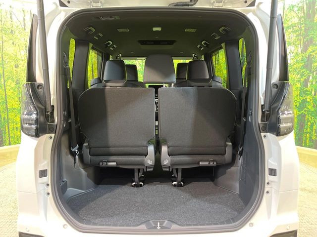 ���i�̂���������ʋ΁A���}���ɏ\���ȉ׎��X�y�[�X���m�ۂ��Ă���܂��B�Z�J���h�V�[�g��|���ƁA�傫�ȉו��̐ύڂ��\�ł���