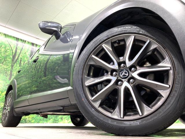 【純正18インチアルミホイール】外観にマッチした純正アルミホイールを装着しております。各種社外アルミホイールや、スタッドレスタイヤも取扱いしております。是非ご相談ください♪