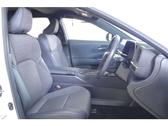 クラウンクロスオーバー2.5 G アドバンスト E-Four 4WD