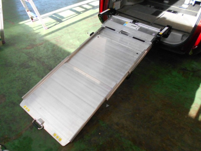 ステップワゴン1.5 G ホンダ センシング 車いす仕様車 3列目乗車タイプ