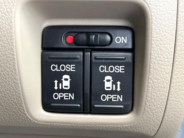 �y�����p���[�X���C�h�h�A�z�X�}�[�g�L�[��^�]�Ȃ̃X�C�b�`�Ō�ȗ����X���C�h�h�A�̊J���\���d��������͂����ăh�A���J����K�v�������A�����Ȃ��q�l�ł��ȒP�ɊJ���߂ł����K�ł���