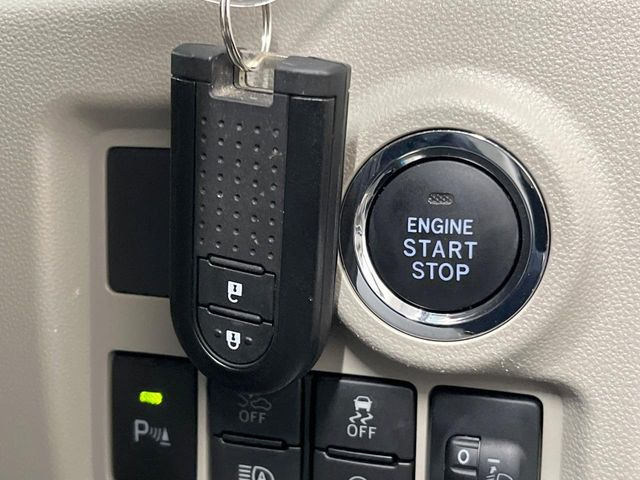 �y�L�[�t���[�V�X�e���z�J�o����|�P�b�g�ɓ��ꂽ�܂܂ł��h�A�̎{���E�������\�ȃX�}�[�g�L�[�𑕔��B�G���W���̃I���E�I�t�����J�M�����o���K�v����������Ƃ��Ă��֗��ł���