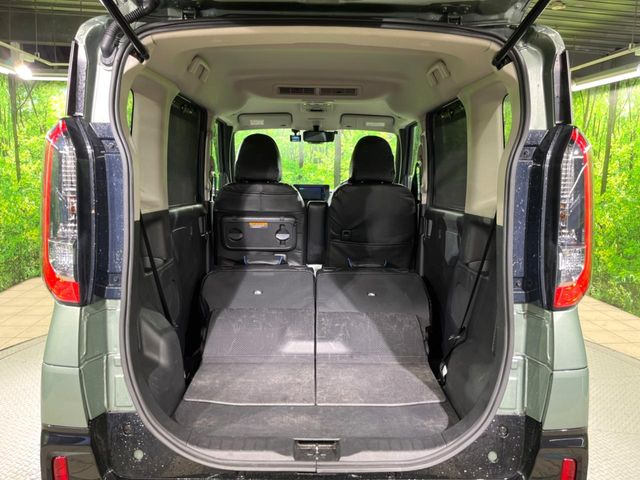 ���i�̂���������ʋ΁A���}���ɏ\���ȉ׎��X�y�[�X���m�ۂ��Ă���܂��B�Z�J���h�V�[�g��|���ƁA�傫�ȉו��̐ύڂ��\�ł���