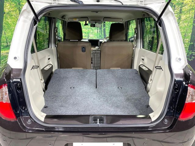 ���i�̂���������ʋ΁A���}���ɏ\���ȉ׎��X�y�[�X���m�ۂ��Ă���܂��B�Z�J���h�V�[�g��|���ƁA�傫�ȉו��̐ύڂ��\�ł���