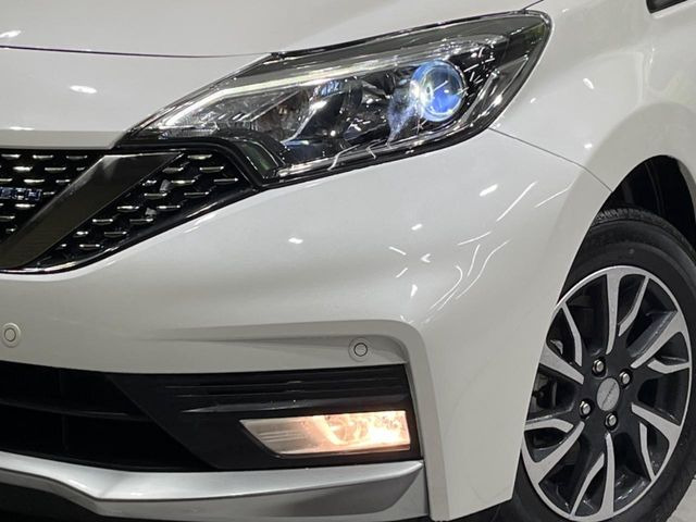 �yLED�w�b�h���C�g�z���V����ԑ��s�����ǍD�Ȏ��E���m�ۂ����S���ĉ^�]�ł��鍂�P�xLED�w�b�h���C�g�𑕔�!�_�����x�������A����d�͂��}�����Ă��܂��B