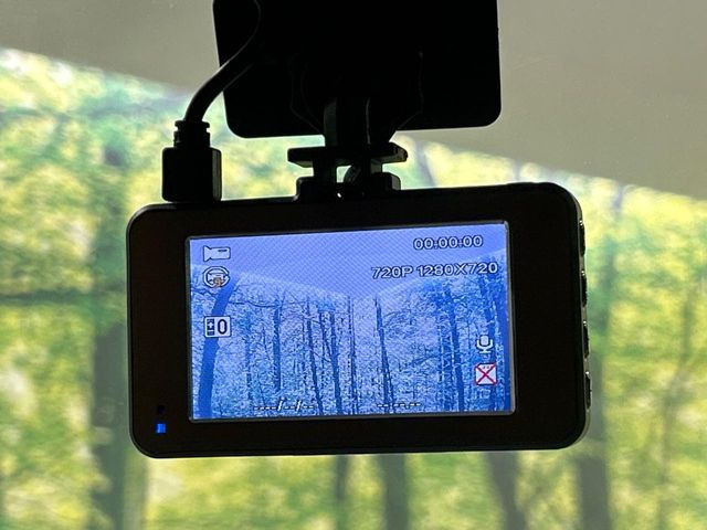 �y�h���C�u���R�[�_�[�z���S�E���S�ȃJ�[���C�t�ɕK�{�̃h���C�u���R�[�_�[�𑕔�!���s���͂������A������^�]�⎖�̂ɑ��������ۂ̏󋵂��f���ŋL�^���A����̃��X�N�ɔ����܂��B