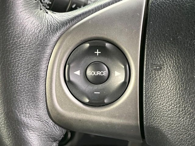 �y�X�e�A�����O�X�C�b�`�z�^�]���A�O������ڐ������炷���ƂȂ��A�I�[�f�B�I���̑��삪�\�ȕ֗��@�\!���S&���K�ȃh���C�u�����o���Ă���܂���