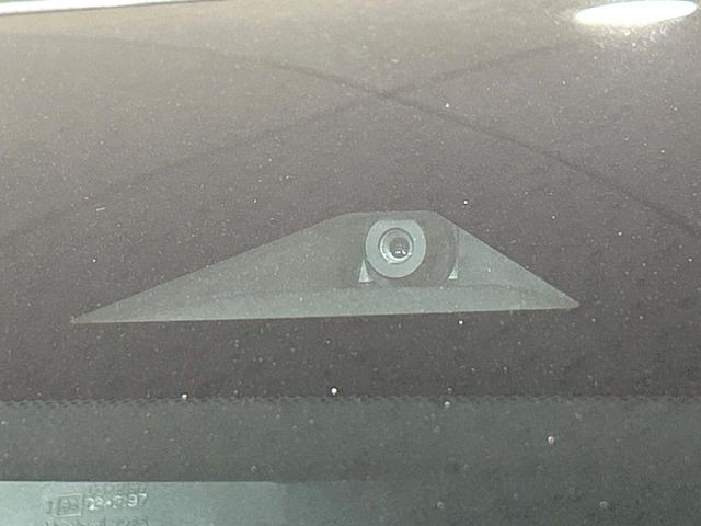 �y�C���e���W�F���g�G�}�[�W�F���V�[�u���[�L�z�t�����g�J�����őO���̎ԗ�����s�҂����m�B�Փ˂������Ȏ��͏Փ˔�Q�y���u���[�L���쓮�A�Փˉ�����T�|�[�g�B�����S�Ƀh���C�u�����y���݂��������܂��B