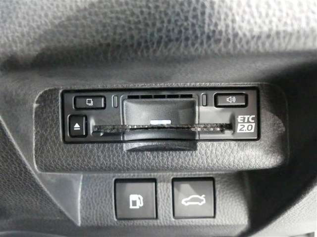 クラウンクロスオーバー2.5 G アドバンスト レザー パッケージ E-Four 4WD