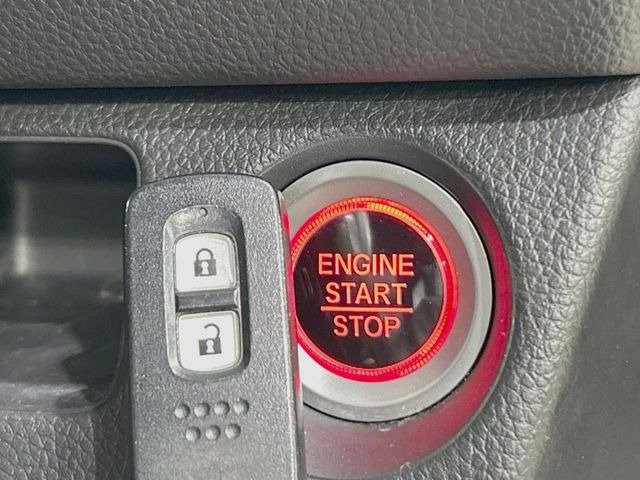 �yHonda�X�}�[�g�L�[�z�J�o����|�P�b�g�ɓ��ꂽ�܂܂ł��h�A�̎{���E�������\�ȃX�}�[�g�L�[�𑕔��B�G���W���̃I���E�I�t�����J�M�����o���K�v����������Ƃ��Ă��֗��ł���