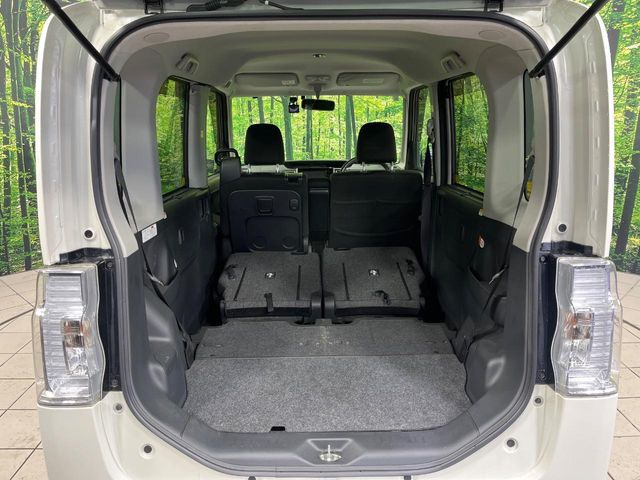 ���i�̂���������ʋ΁A���}���ɏ\���ȉ׎��X�y�[�X���m�ۂ��Ă���܂��B�Z�J���h�V�[�g��|���ƁA�傫�ȉו��̐ύڂ��\�ł���