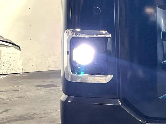 �w�b�h���C�g��e�[�������v&�A���~�z�C�[�����̊e��R�[�e�B���O���I�X�X�����Ă���܂��B�����Y�����̉��΂݂≘���}���A���ꂢ�ȏ�Ԃ������e�i���X���X�ŕۂĂ܂���