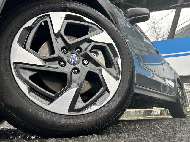 �y����18�C���`�A���~�z�C�[���z�O�ςɃ}�b�`���������A���~�z�C�[���𑕒����Ă���܂��B�e��ЊO�A���~�z�C�[����A�X�^�b�h���X�^�C�����戵�����Ă���܂��B���񂲑��k����������