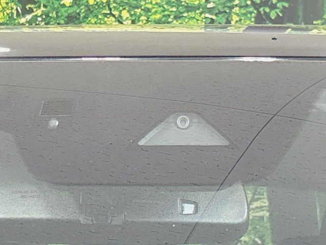 �yi-ACTIVESENSE�z���s���ɑO���̎ԗ�����F�����A�Փ˂������Ȏ��͌x��ƃu���[�L�ŏՓˉ���Ɣ�Q�y�����A�V�X�g�B�����S�Ƀh���C�u�����y���݂��������܂��B