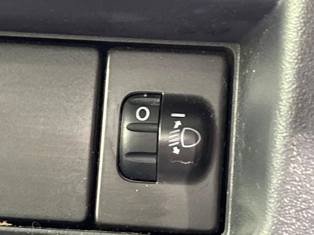 �y�w�b�h���C�g���x���C�U�[�z���g�Ń��C�g�̍����𒲐����邱�ƂŁA�^�]�����K�ɂȂ�܂�?