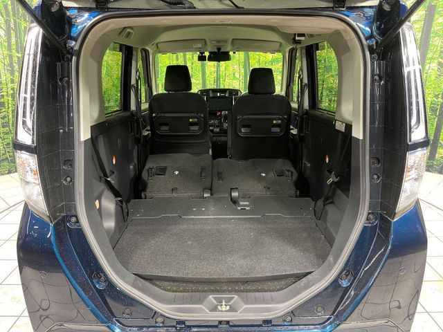 ���i�̂���������ʋ΁A���}���ɏ\���ȉ׎��X�y�[�X���m�ۂ��Ă���܂��B�Z�J���h�V�[�g��|���ƁA�傫�ȉו��̐ύڂ��\�ł���