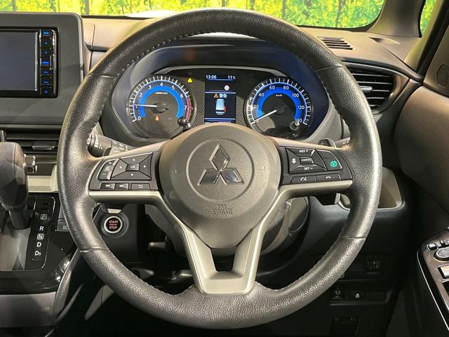 �y�����v�����X�e�A�����O�z�㎿�Ȋv���g�p���邱�ƂŁA��ɂ����������݂ƂĂ��^�]���₷���n���h���ł���