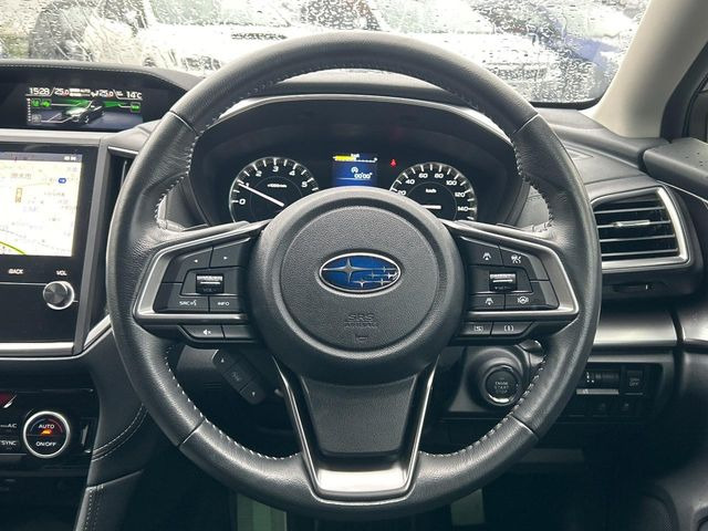 �y�����v�����X�e�A�����O�z�㎿�Ȋv���g�p���邱�ƂŁA��ɂ����������݂ƂĂ��^�]���₷���n���h���ł���