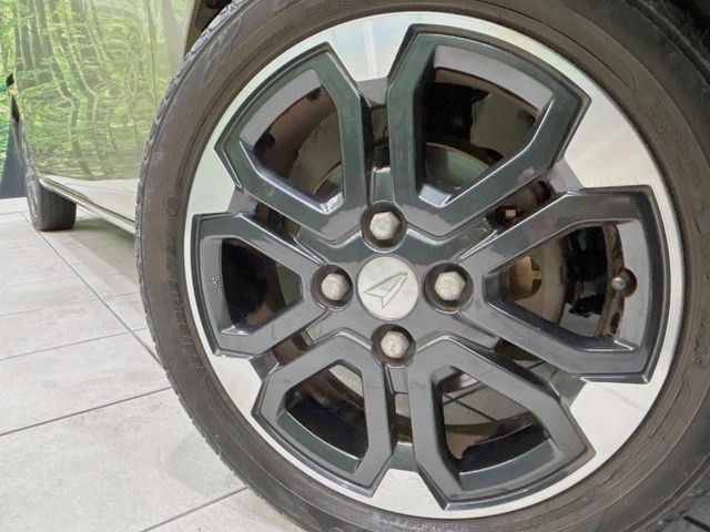 �y����15�C���`�A���~�z�C�[���z�O�ςɃ}�b�`���������A���~�z�C�[���𑕒����Ă���܂��B�e��ЊO�A���~�z�C�[����A�X�^�b�h���X�^�C�����戵�����Ă���܂��B���񂲑��k����������