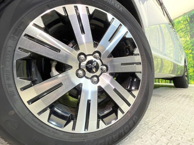 �y�����A���~�z�C�[���z�O�ςɃ}�b�`���������A���~�z�C�[���𑕒����Ă���܂��B�e��ЊO�A���~�z�C�[����A�X�^�b�h���X�^�C�����戵�����Ă���܂��B���񂲑��k����������