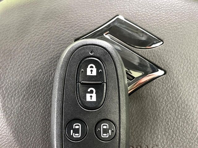 �y�L�[���X�X�^�[�g�V�X�e���z�J�o����|�P�b�g�ɓ��ꂽ�܂܂ł��h�A�̎{���E�������\�ȃX�}�[�g�L�[�𑕔��B�G���W���̃I���E�I�t�����J�M�����o���K�v����������Ƃ��Ă��֗��ł���