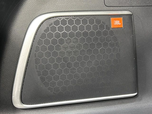 �yJBL�T�E���h�V�X�e���z���[�J�[�I�v�V�����̍��i�ʃT�E���h�V�X�e���𓋍ځB��p�̃`���[�j���O���{���ꂽ�召�l�X�ȃX�s�[�J�[����ǎ��ȃT�E���h���t�ł��A�Տꊴ���ӂ�鉹����Ԃ����o���܂��B