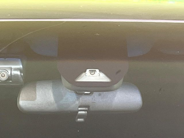 �y�z���_�Z���V���O�z���s���ɑO���̎ԗ�����F�����A�Փ˂������Ȏ��͌x��ƃu���[�L�ŏՓˉ���Ɣ�Q�y�����A�V�X�g�B�����S�Ƀh���C�u�����y���݂��������܂��B