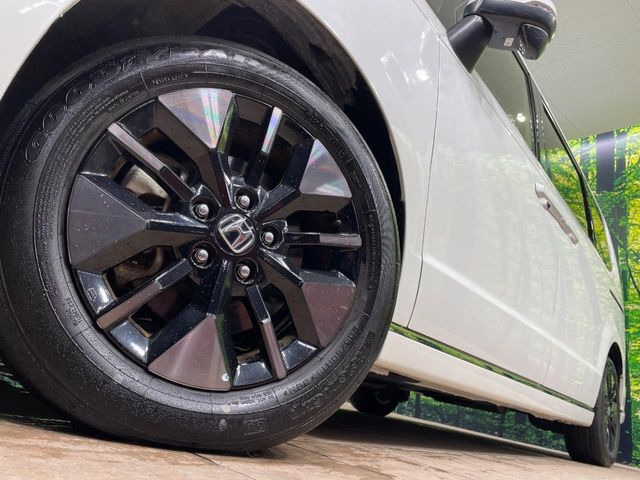 �y����16�C���`�A���~�z�C�[���z�O�ςɃ}�b�`���������A���~�z�C�[���𑕒����Ă���܂��B�e��ЊO�A���~�z�C�[����A�X�^�b�h���X�^�C�����戵�����Ă���܂��B���񂲑��k����������